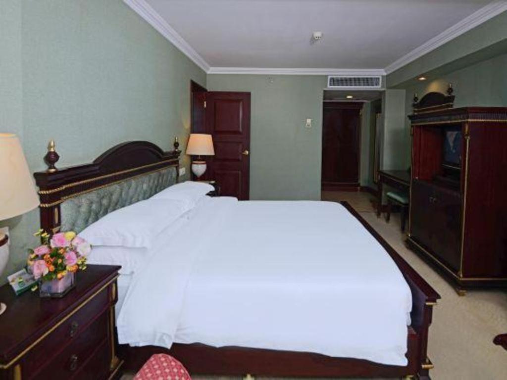 Golden Sea View Hotel Haikou Haikou  Buitenkant foto