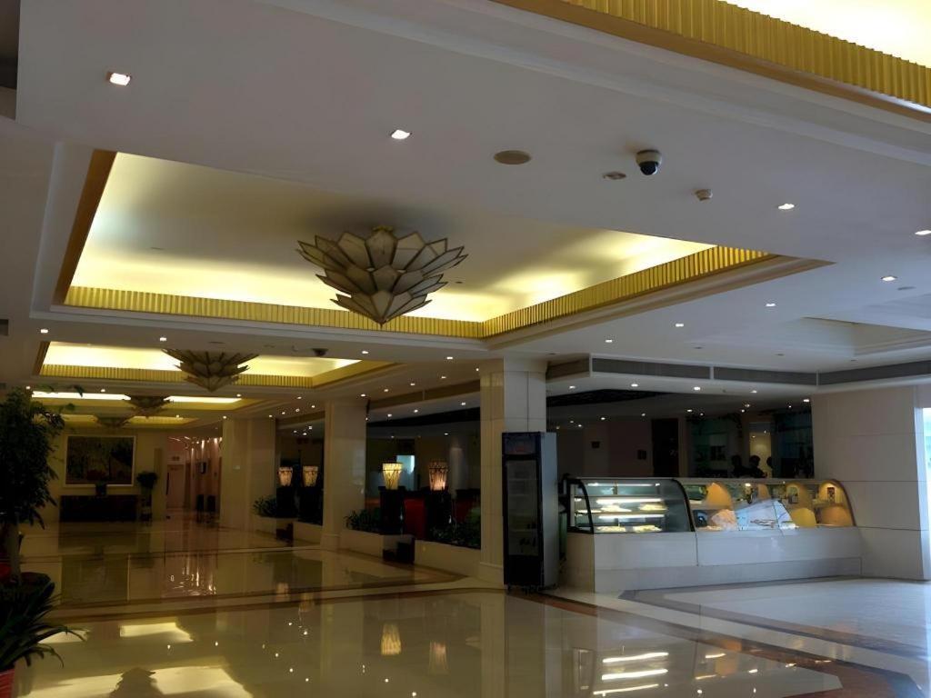Golden Sea View Hotel Haikou Haikou  Buitenkant foto